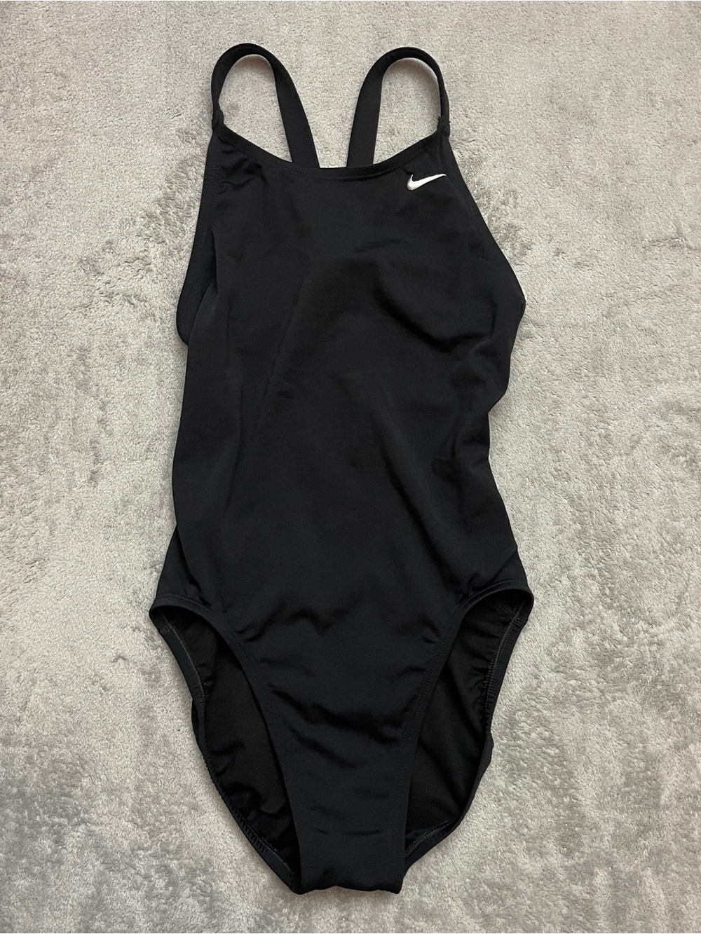 Nike Women Size 4 HydraStrong Black Racerback One Piece Swimsuit Athletic Swim